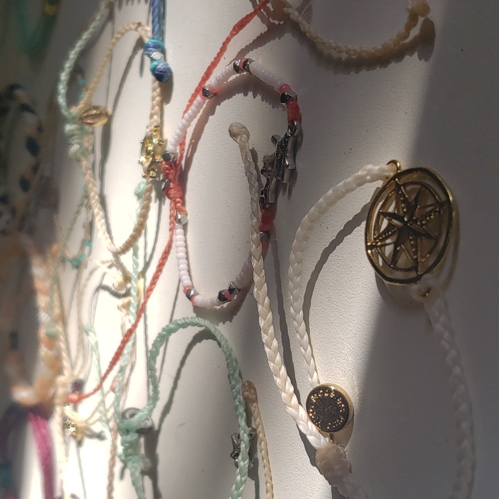 20 Pura Vida bracelets